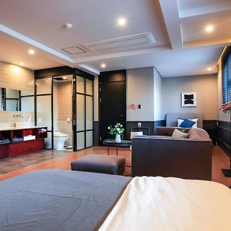 Brown-Dot Hotel Yangjeong Пусан Экстерьер фото